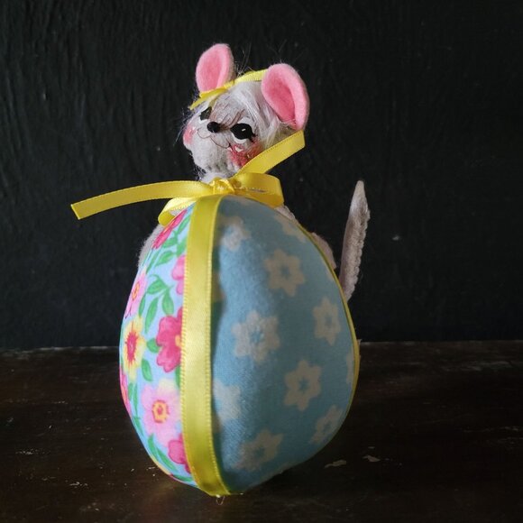 Annalee Lee Easter Girl Mouse with Large Floral Easter Egg, Easter Decor c. 2014 - Picture 4 of 8